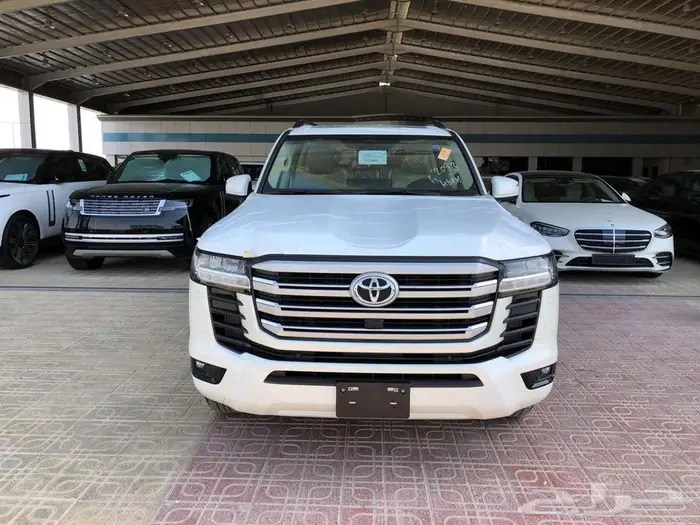 تويوتا لاندكروزر 2025 -L2 بنزين. (- ابيض ) 0