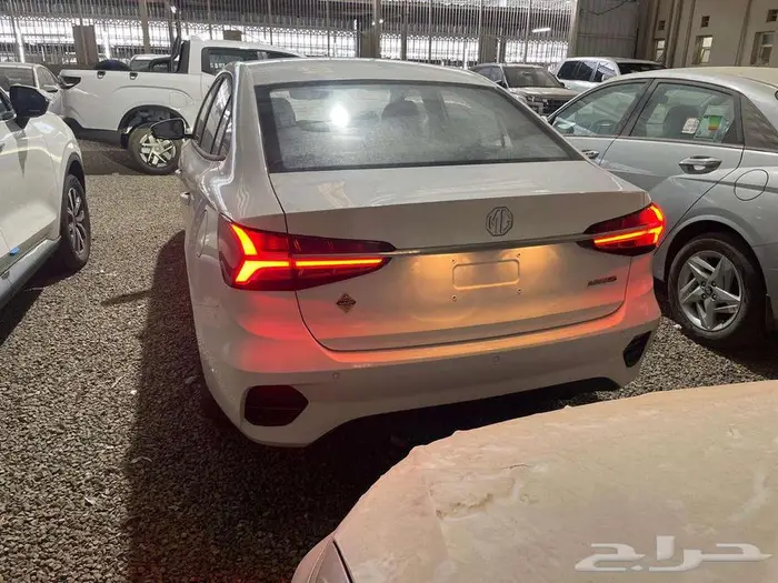 ام جي 5 الشكل الجديد موديل (2025) 12