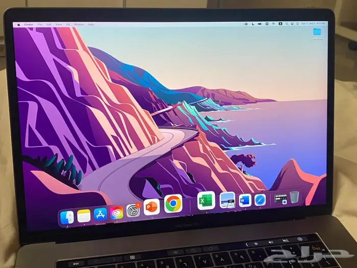 ماك بوك pro تتش بار نظيف مع نظامين ويندوز و IOS 6