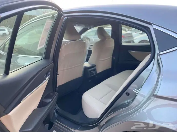 تويوتا كامري 2025 استاندر بنزين - اصفار - سعودي 3