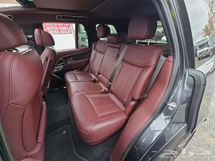 2024 Land Rover Range Rover SE 9