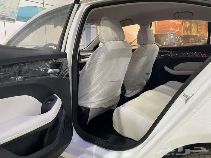 ام جي 5 استاندر الشكل الجديد موديل 2025 11