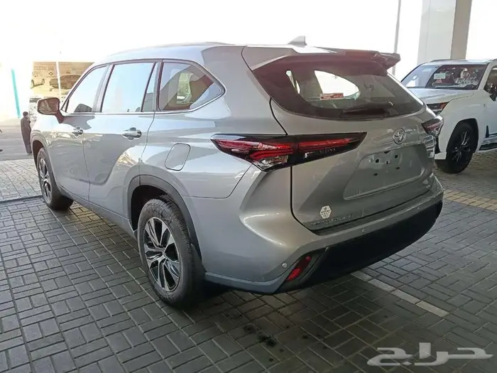 تويوتا هايلاندر GLE نص فل م 2025 - سعودي 5