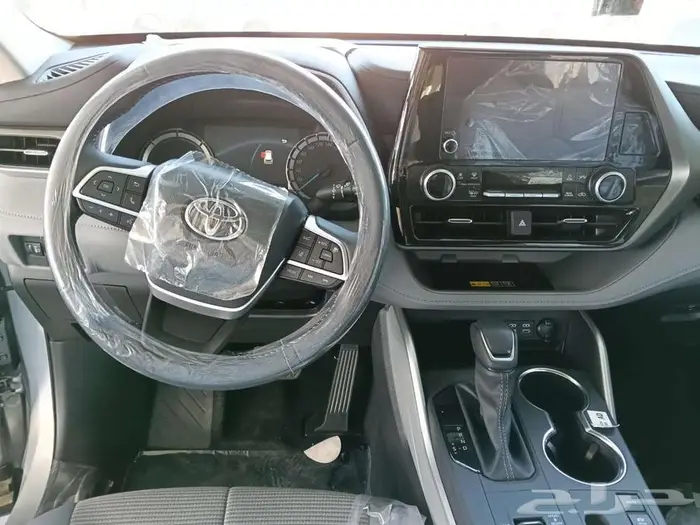 تويوتا هايلاندر GLE نص فل م 2025 - سعودي 8