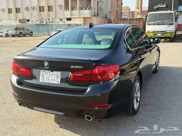بي أم دبليو الفئة الخامسة 530i 2017 6