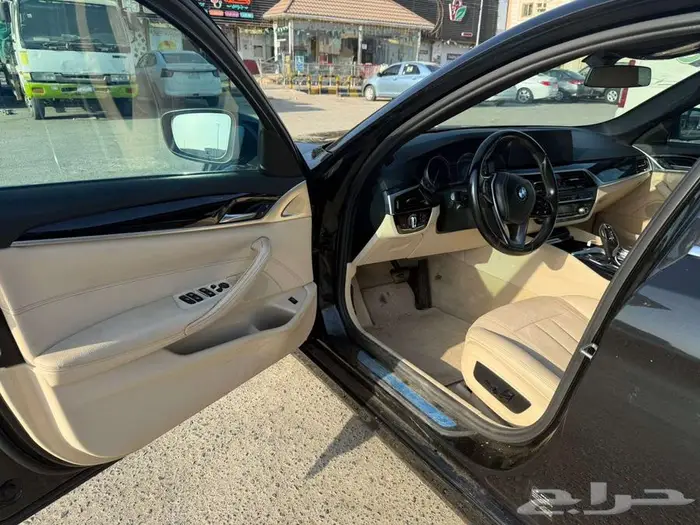 بي أم دبليو الفئة الخامسة 530i 2017 10