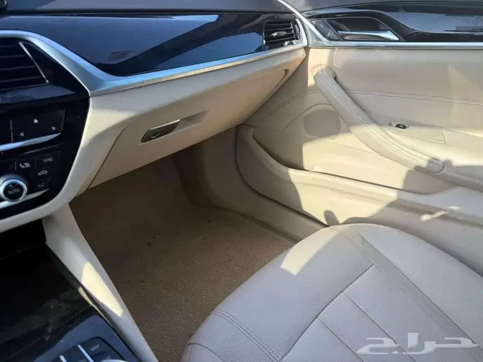 بي أم دبليو الفئة الخامسة 530i 2017 18