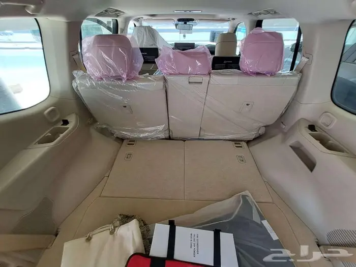 تويوتا لاندكروزر Gxr4 بنزين ( لون أسود ) 2026 4