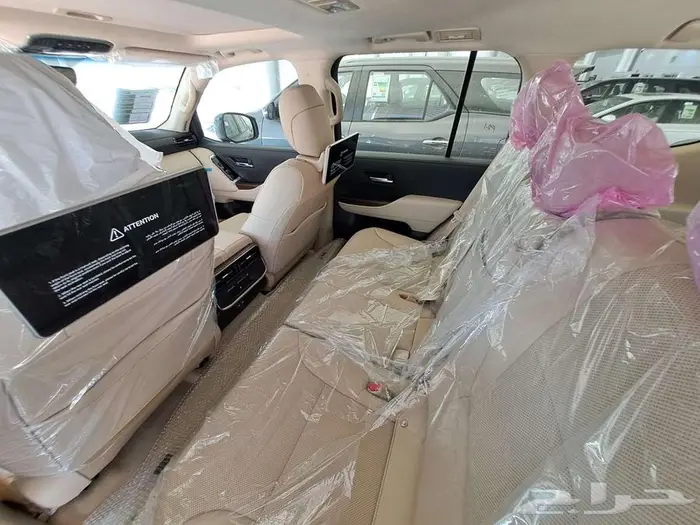 تويوتا لاندكروزر Gxr4 بنزين ( لون أسود ) 2026 5