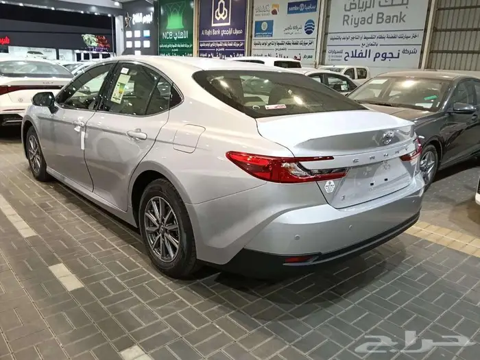 تويوتا كامري E بنزين م 2025 - سعودي اللون فضي 2