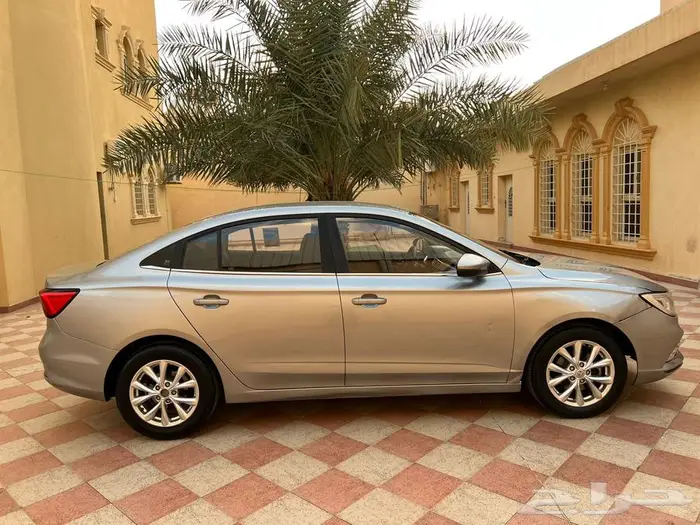 للبيع MG5 موديل 2022 نظيفه 5