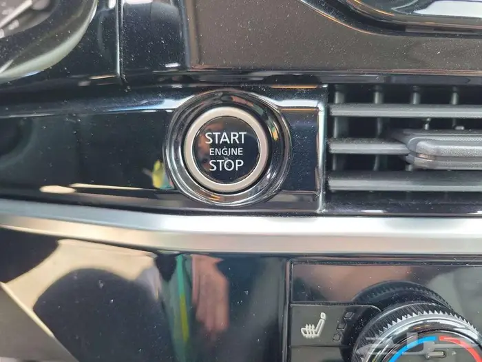 2022 Nissan Pathfinder SV 17