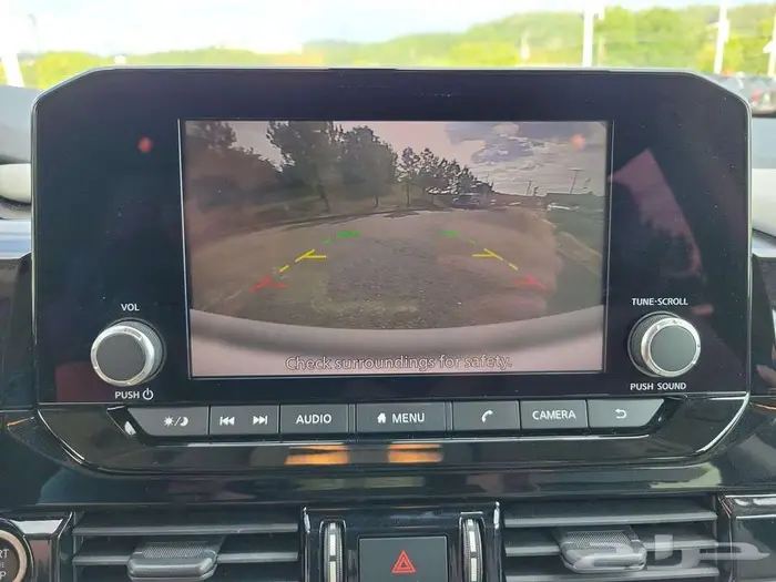 2022 Nissan Pathfinder SV 10