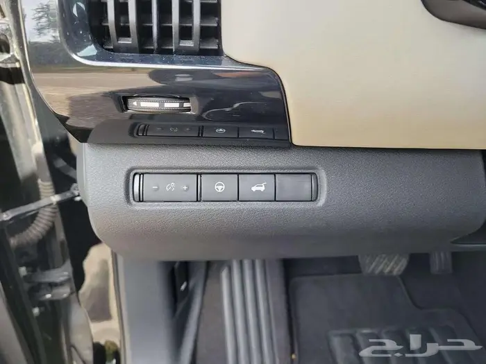 2022 Nissan Pathfinder SV 13