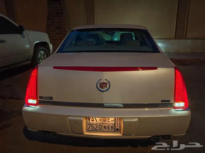 كاديلاك DTS 2011 نظيف جدا وكاله 9