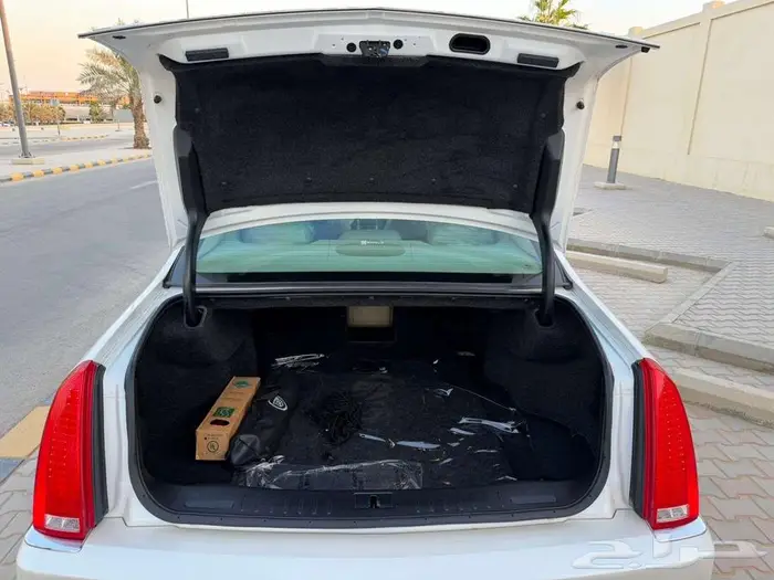 كاديلاك DTS 2011 نظيف جدا وكاله 60