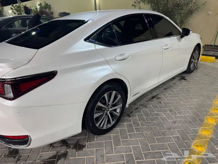 للبيع لكزس ES هايبرد موديل 2021 لون لؤلؤي 11