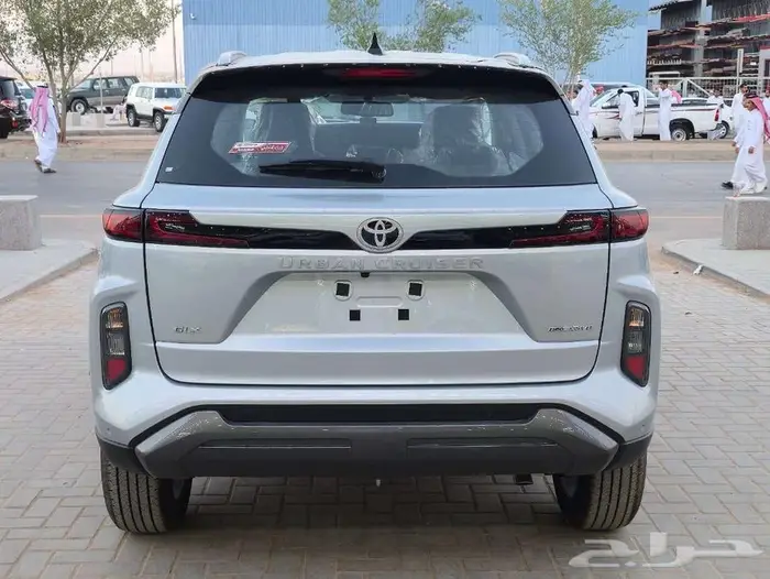 تويوتا اوربان كروزر GLX 2026 6
