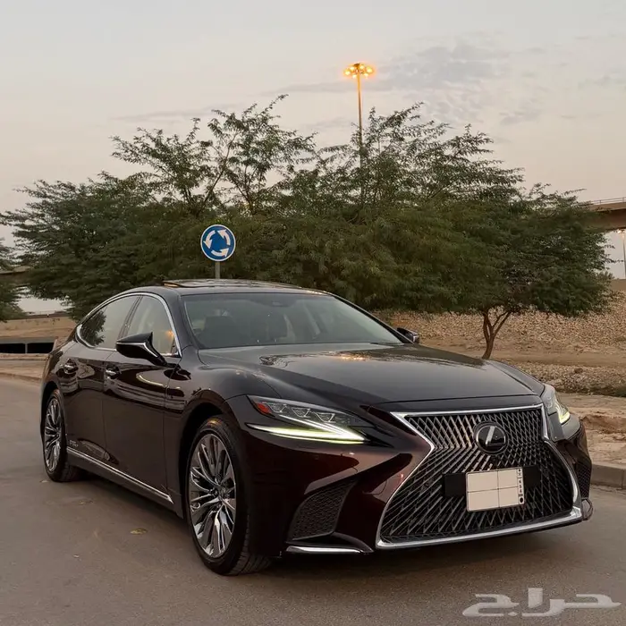 للبيع لكزس LS500H 4