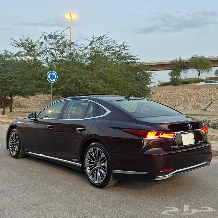 للبيع لكزس LS500H 6