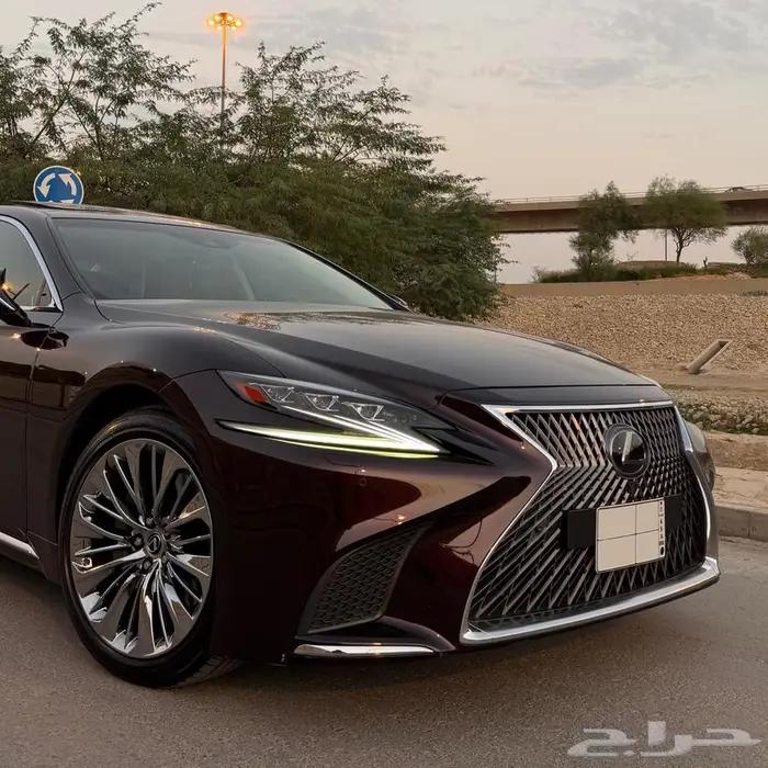 للبيع لكزس LS500H 5