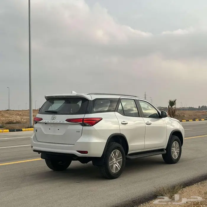 تويوتا فورتشنر 6 سلندر VX1 2026 4