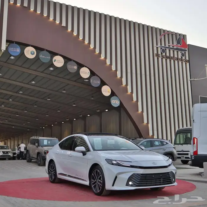 تويوتا كامري جميع المواصفات هايبرد وبنزين اقل سعر بجده 1