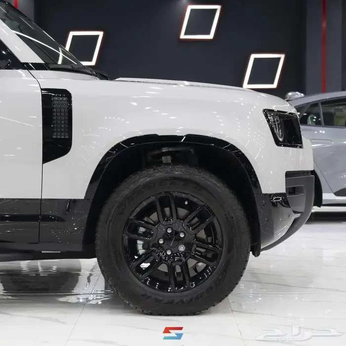 لاندروفر ديفندر 110 SE اكس ديناميك 2026 6