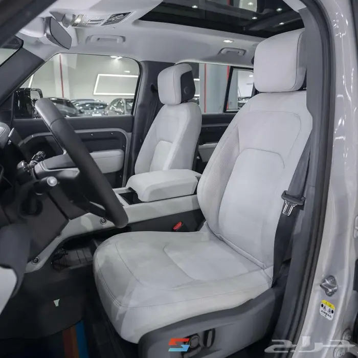 لاندروفر ديفندر 110 SE اكس ديناميك 2026 16