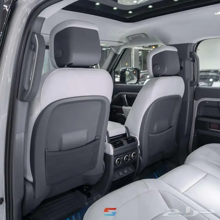 لاندروفر ديفندر 110 SE اكس ديناميك 2026 18