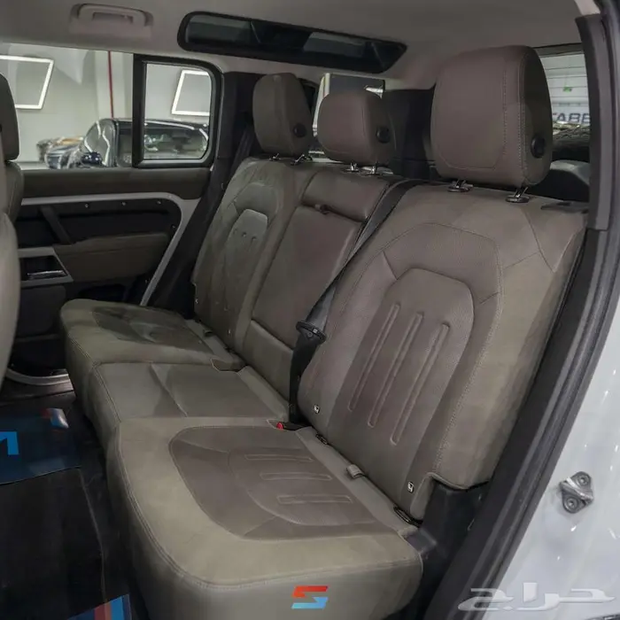 لاند روفر ديفندر 110 SE موديل 2020 13