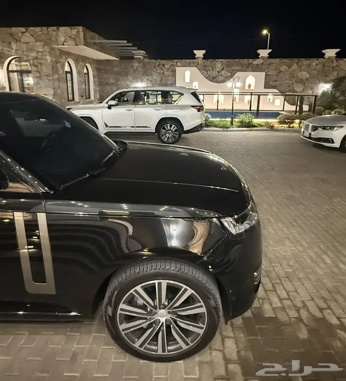 رنج روفر 2023 HSE الناغي شبه جديد 4