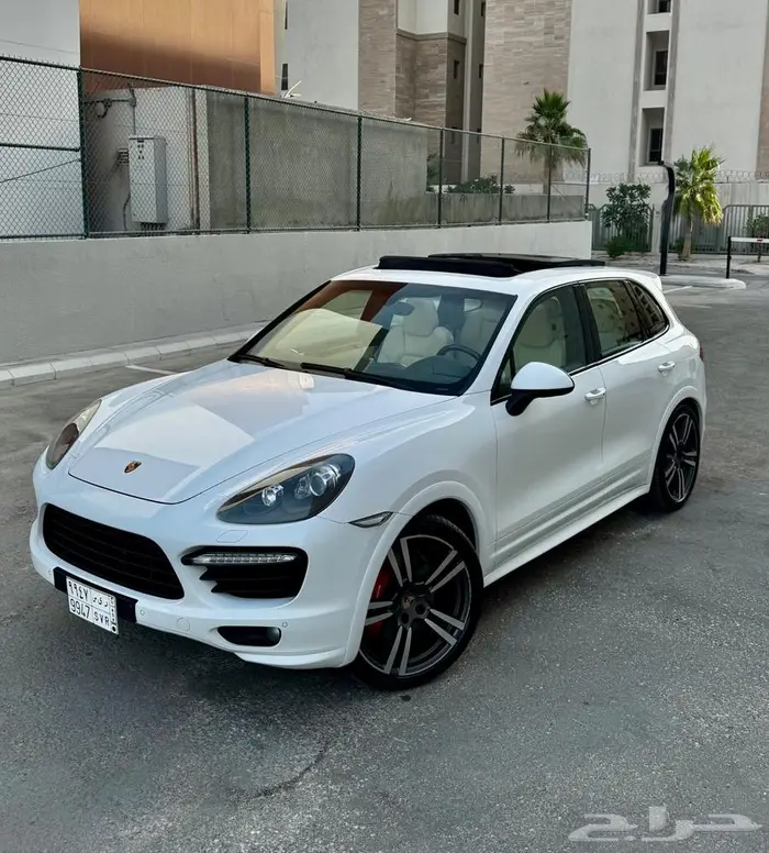 للبيع بورش كايين GTS مالك واحد بدي وكاله 0