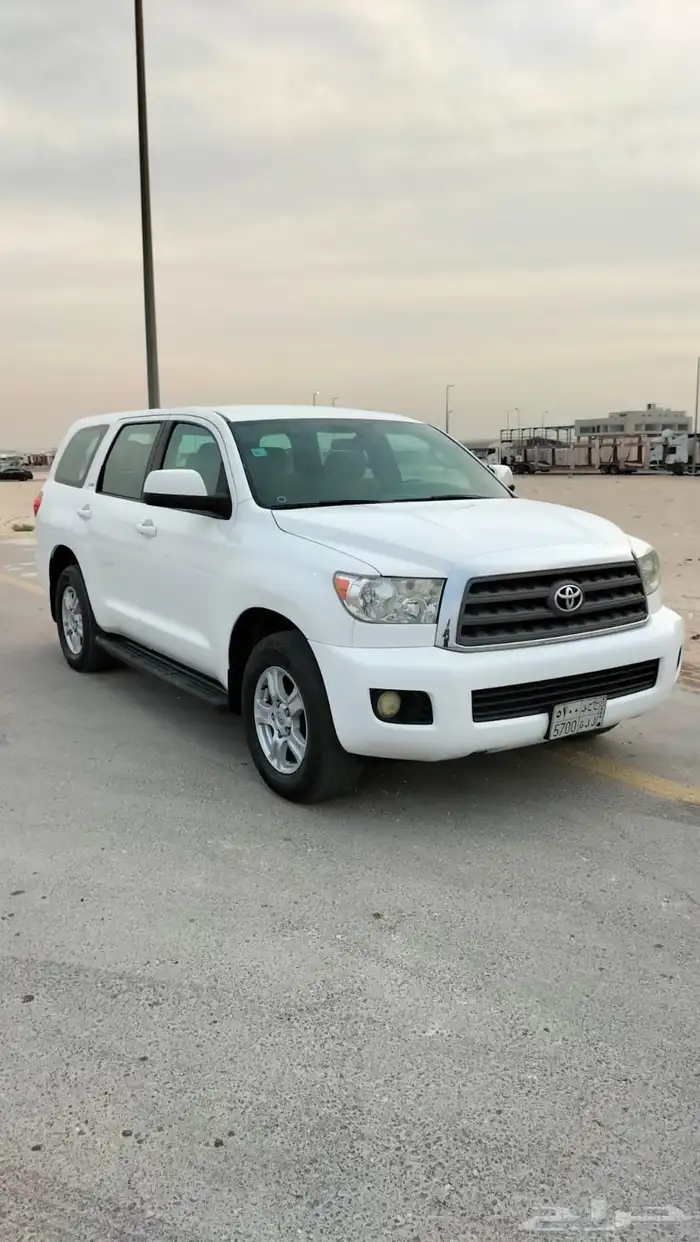 سكويا 2013 ابيض دبل ماشي 340 الف 2