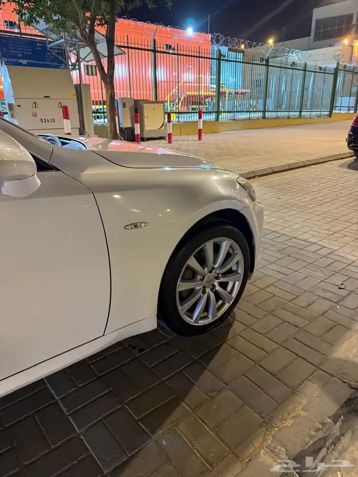 سيارة لكزس isموديل 2007 8