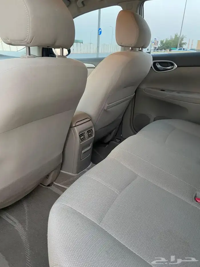 سنترا نيسان 2015 سيارة في قمة النظافة اقتصادية 12