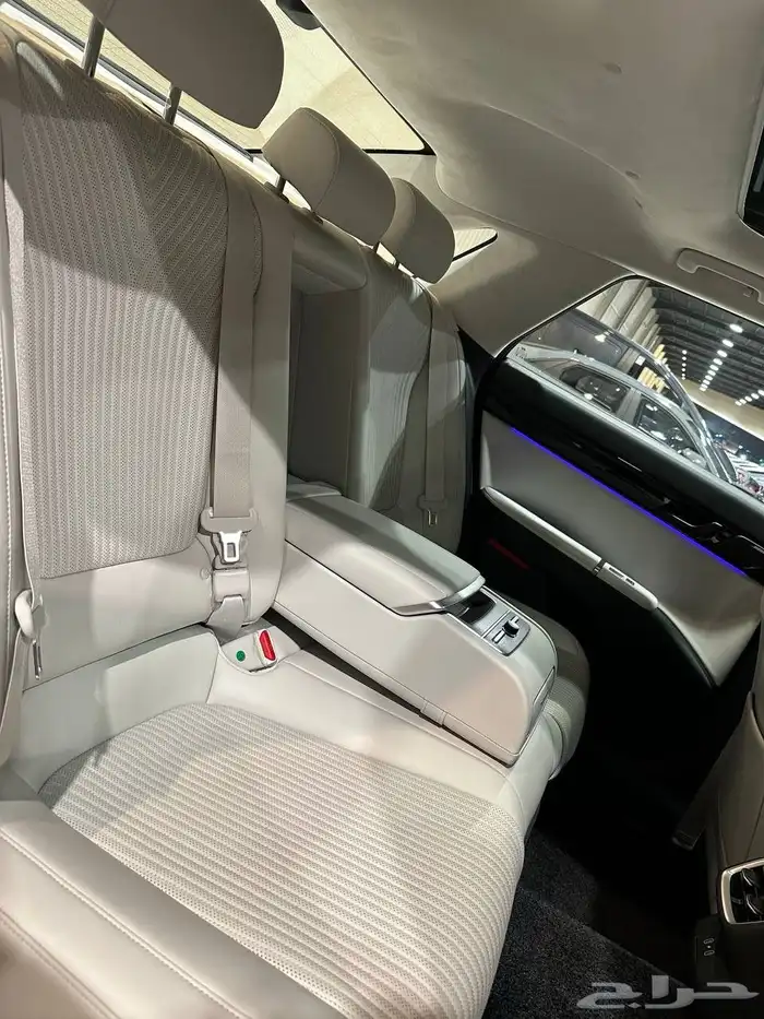 ازيرا 2023 كالجرافي V6 فل كامل . رصد الفخامة 34