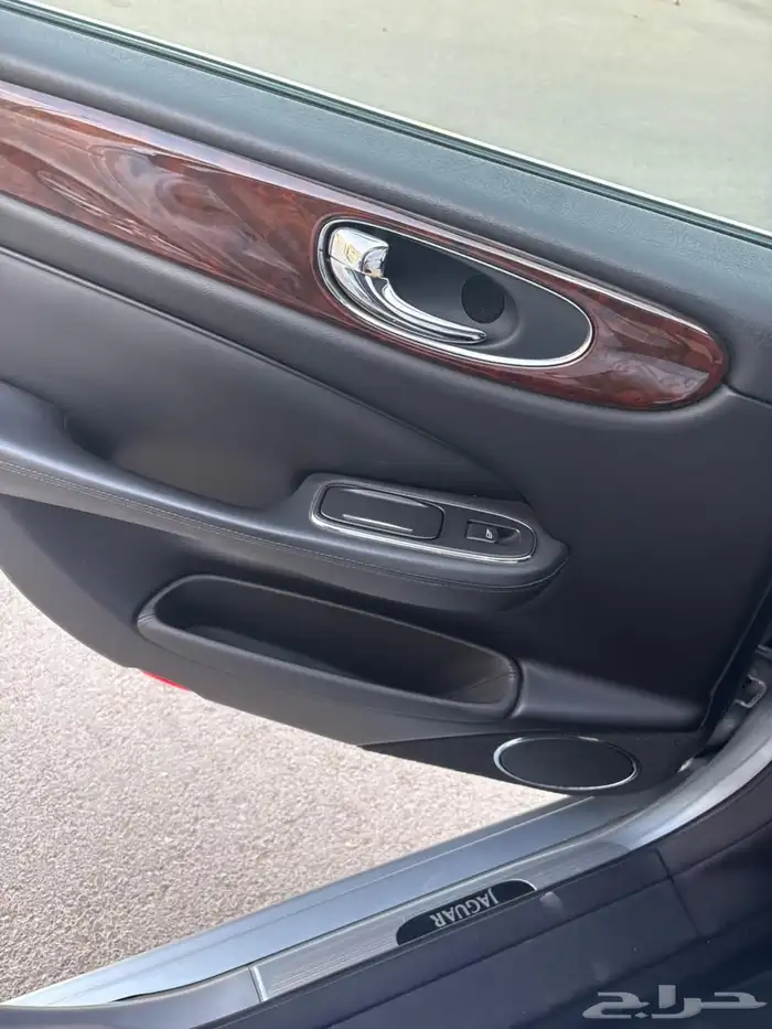 جاكوار JAGUAR XJ 21