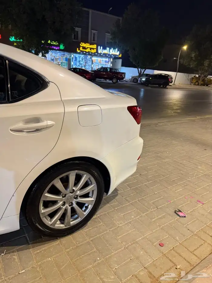 سيارة لكزس isموديل 2007 4