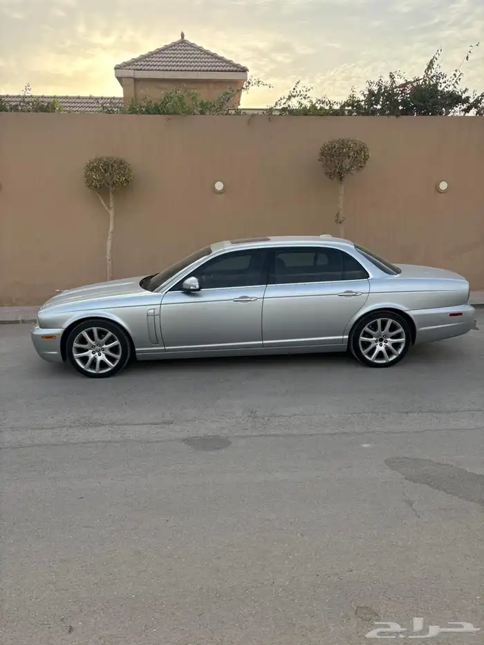 جاكوار JAGUAR XJ 8