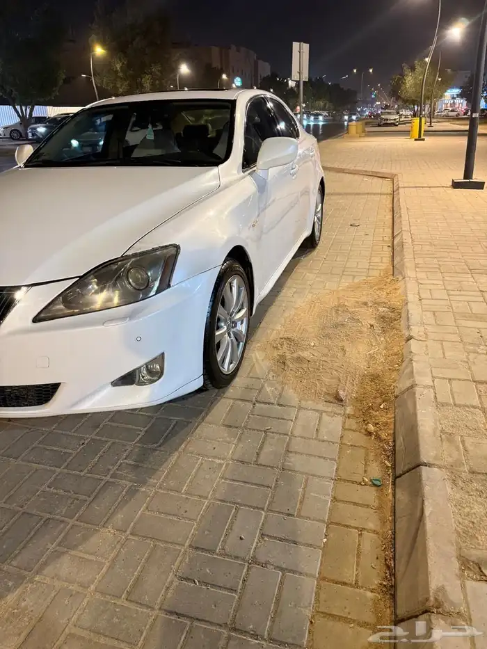 سيارة لكزس isموديل 2007 2
