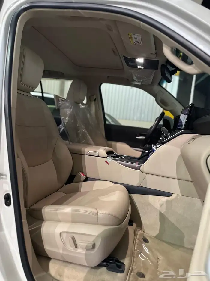 تويوتا لاندكروزر جي إكس أر موديل2023 18