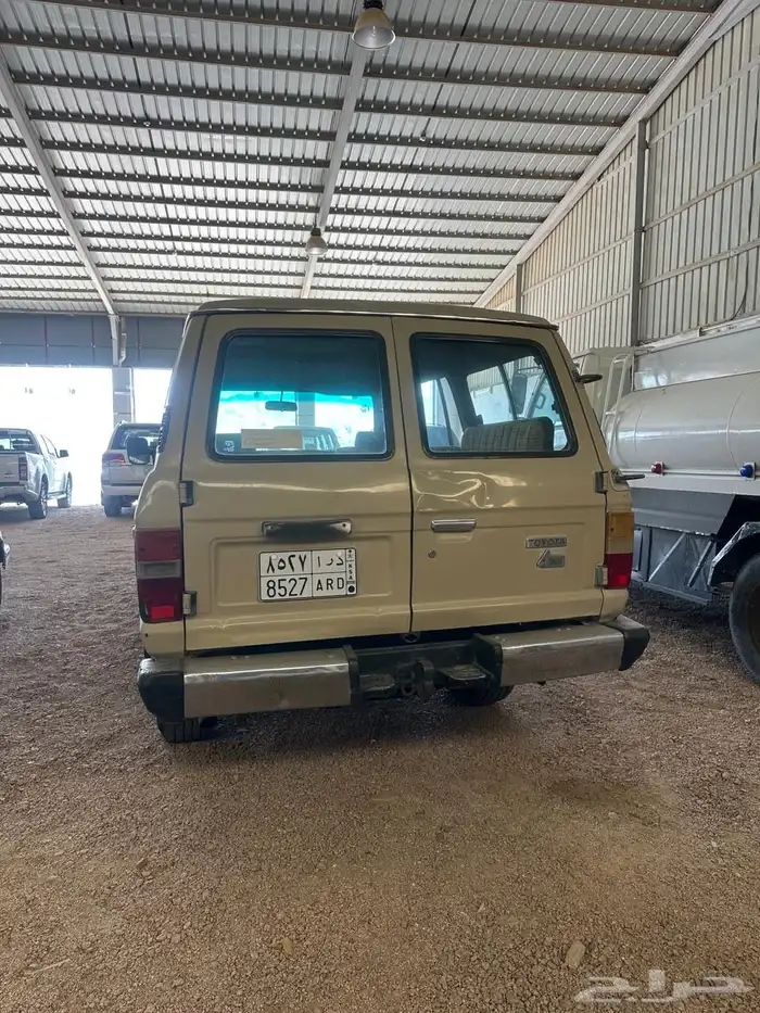 جيب لاند كروزر موديل 85 2