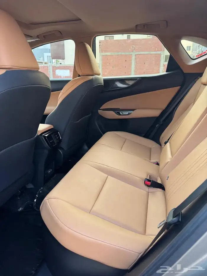 لكزس NX هايبرد 2023 9