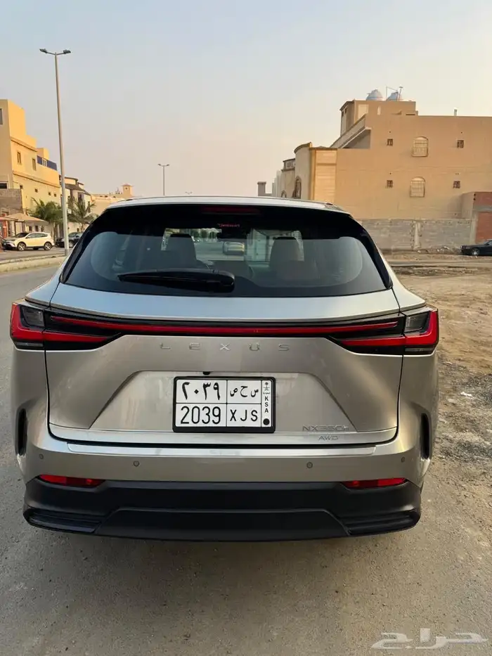 لكزس NX هايبرد 2023 1