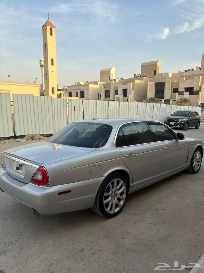 جاكوار JAGUAR XJ 15