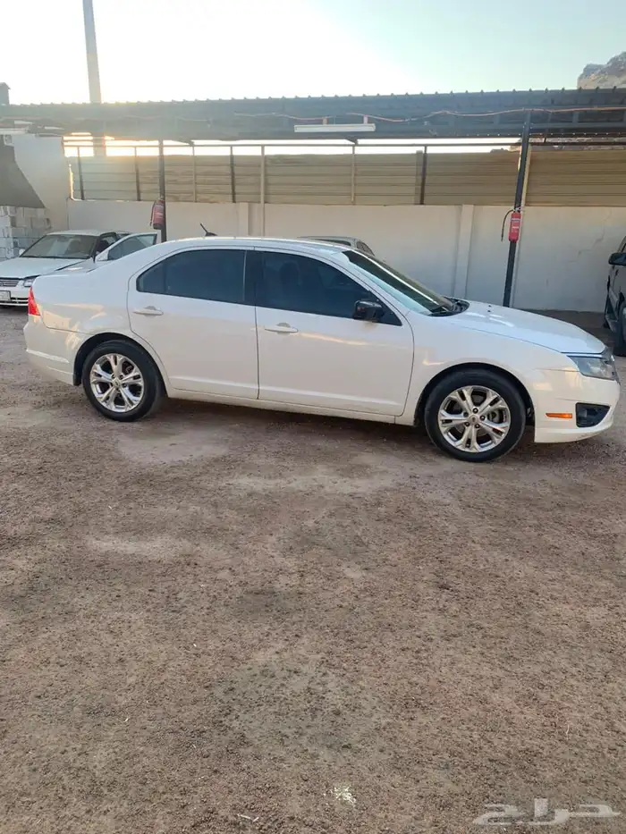 فورد فيوجن 2012 . 2