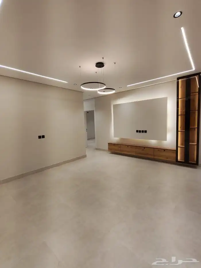 للبيع شقه دور ثاني مع سطح داخلي خاص 4