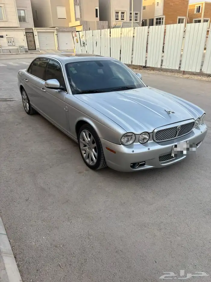 جاكوار JAGUAR XJ 10