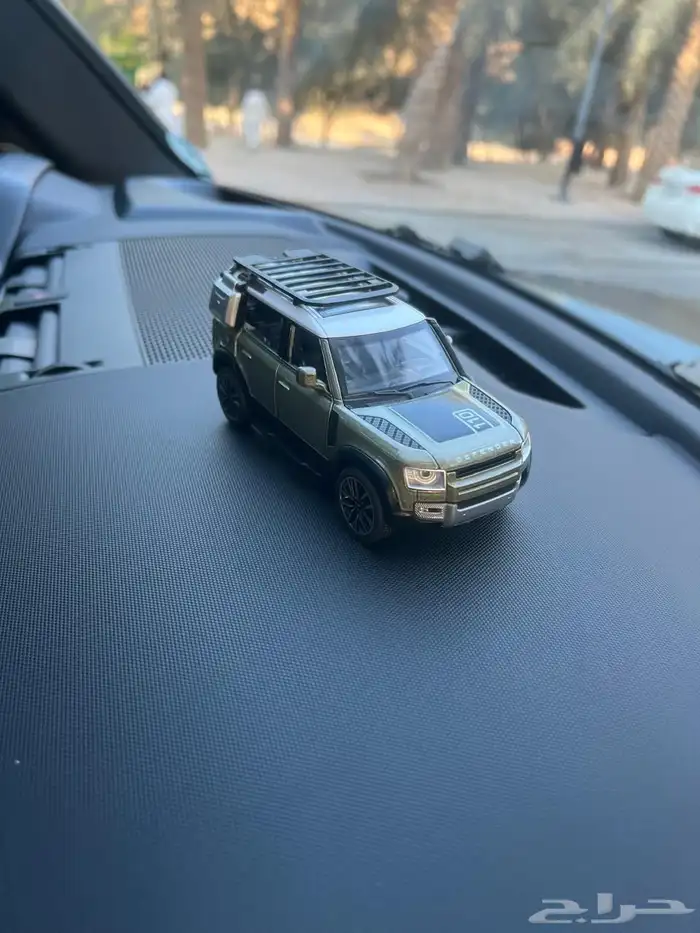 لاند روفر ديفندر HSE 110 موديل 2020 ممشى قليل والمالك الأول 10
